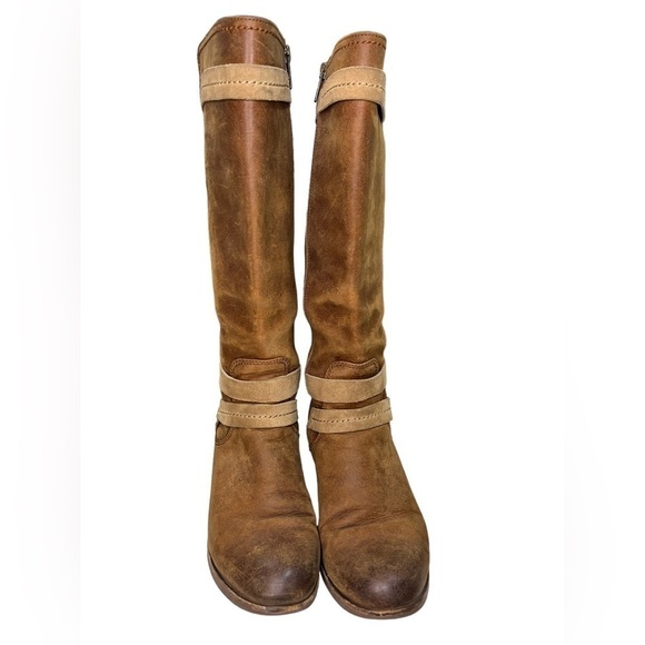 UGG Darcy Australian Riding Buckle Boots w/ zipper
Full Grain Distressed Leather - Picture 3 of 14